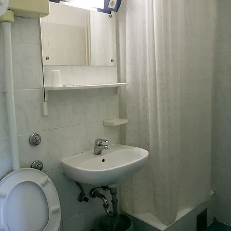 Spinut Auberge de jeunesse *