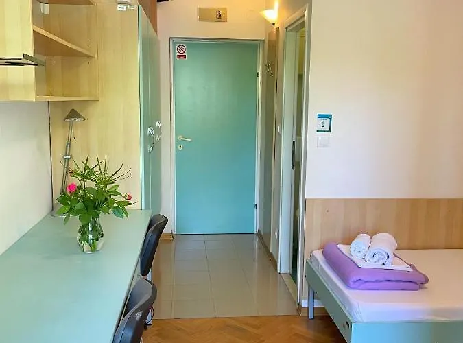 אכסניה Spinut *